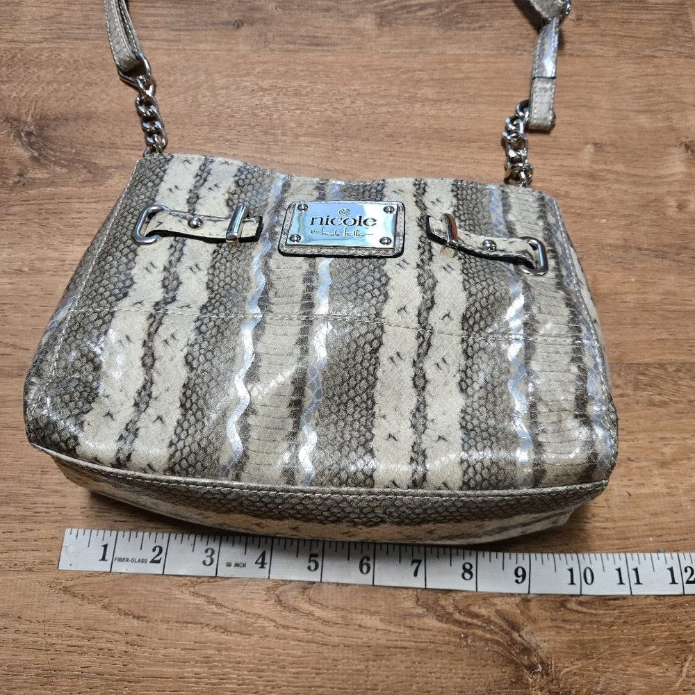 Nicole Miller Cream and Gray Snake Skin Print Shoulder Bag - Picture 2 of 7
